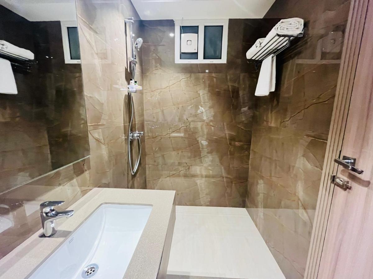 Hotel The Royal Vista Varanasi Ngoại thất bức ảnh