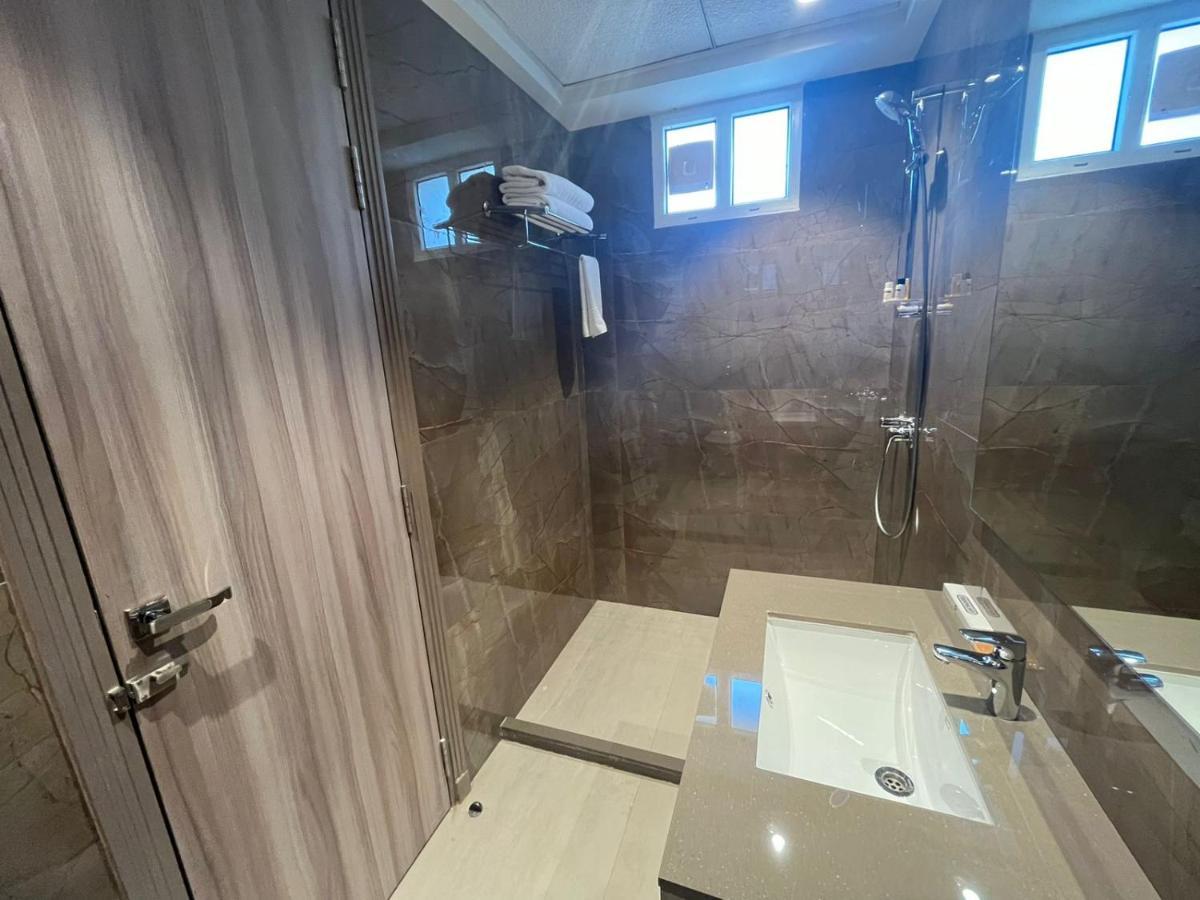 Hotel The Royal Vista Varanasi Ngoại thất bức ảnh