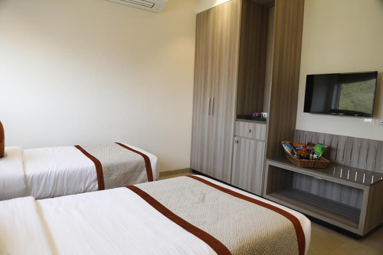 Hotel The Royal Vista Varanasi Ngoại thất bức ảnh