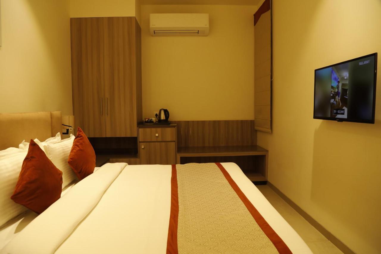 Hotel The Royal Vista Varanasi Ngoại thất bức ảnh