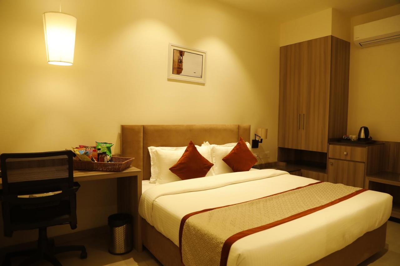 Hotel The Royal Vista Varanasi Ngoại thất bức ảnh