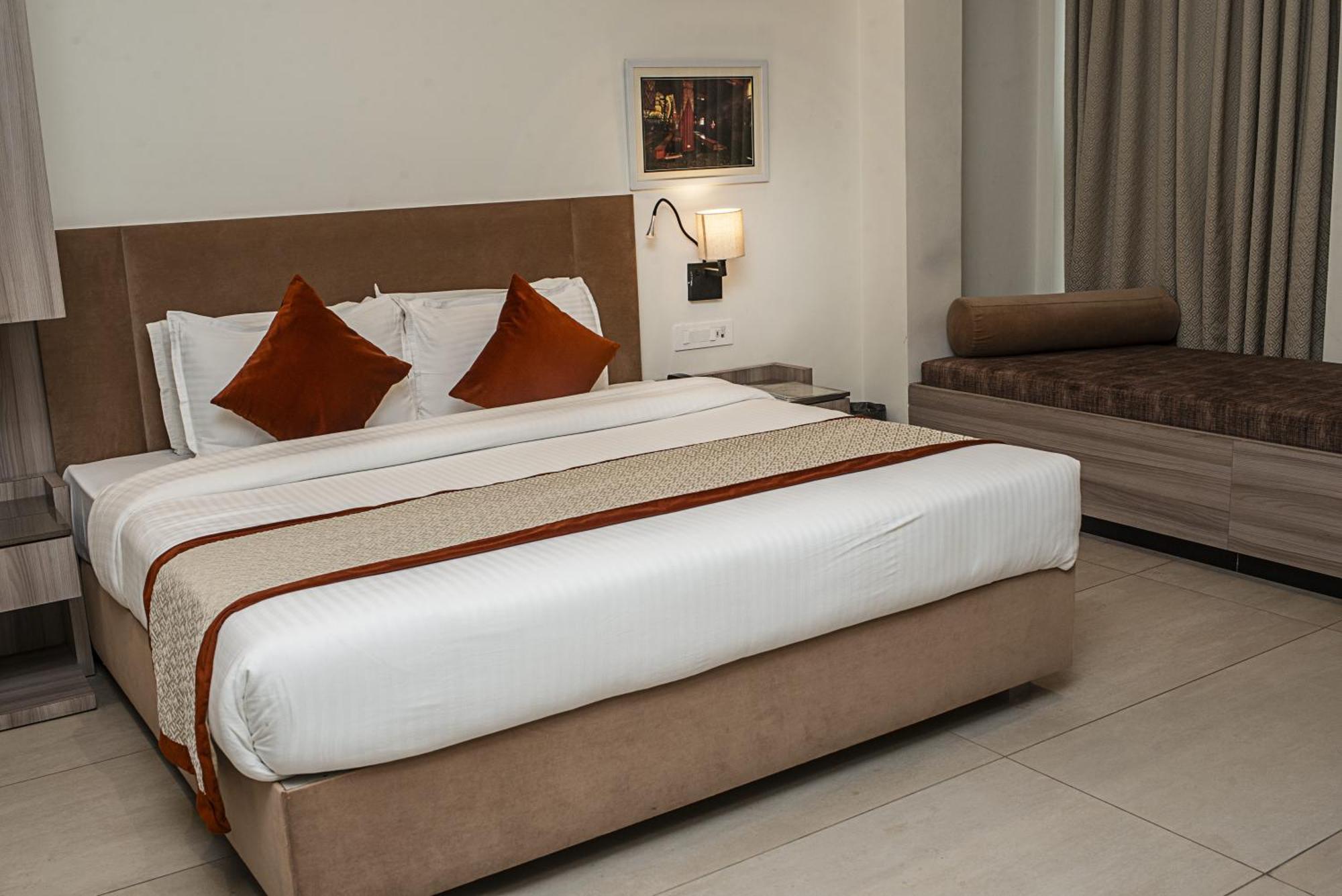 Hotel The Royal Vista Varanasi Ngoại thất bức ảnh