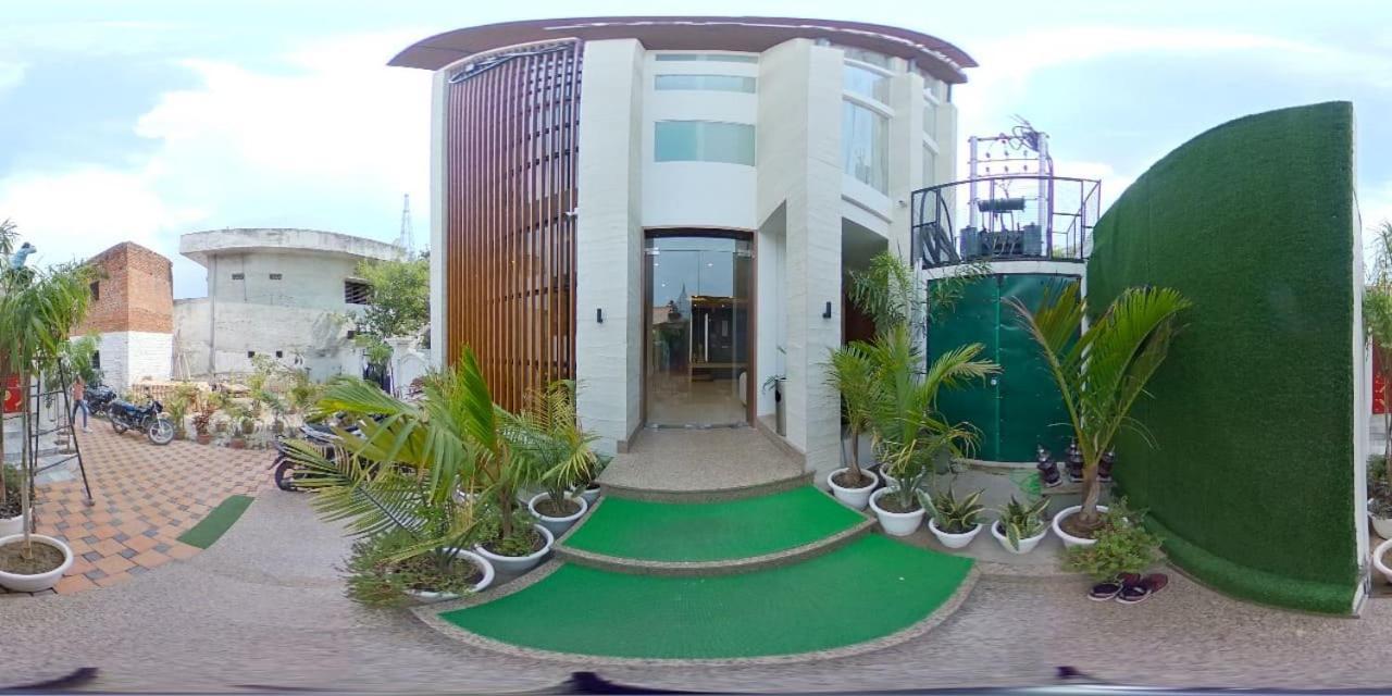 Hotel The Royal Vista Varanasi Ngoại thất bức ảnh
